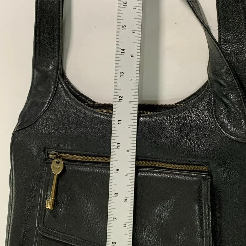 Fossil Black Leather Saddle Shoulder Bag Purse Large Zip Closure Key Charm
